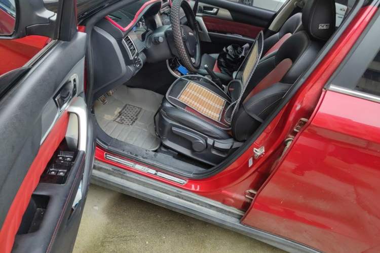 Used Haval H2 2014 1.5T Manual Two-Wheel Drive Elite Edition Driver Seat