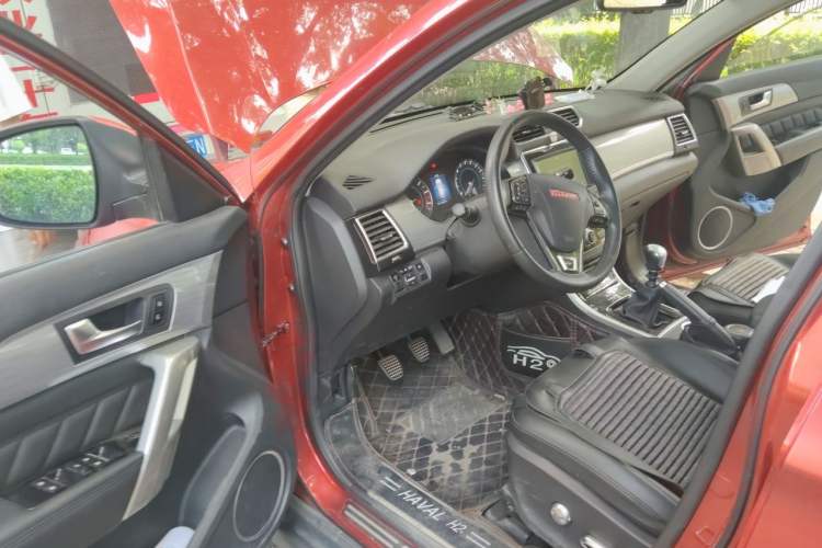 Used Haval H2 2014 1.5T Manual Two-Wheel Drive Prestige Edition Driver Seat