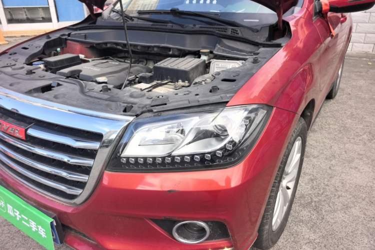 Used Haval H2 2014 1.5T Manual Two-Wheel Drive Elite Edition Engine Bay Left