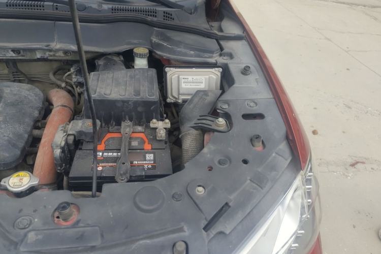 Used Haval H2 2014 1.5T Manual Two-Wheel Drive Elite Edition Engine Bay Left