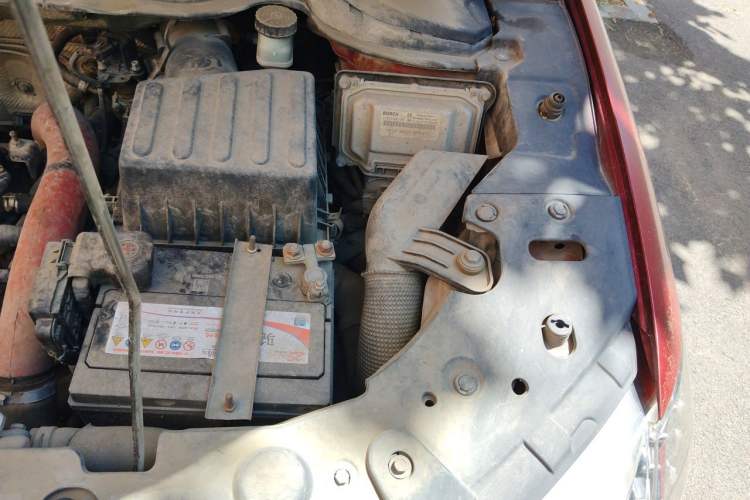 Used Haval H2 2014 1.5T Manual Two-Wheel Drive Elite Edition Engine Bay Left