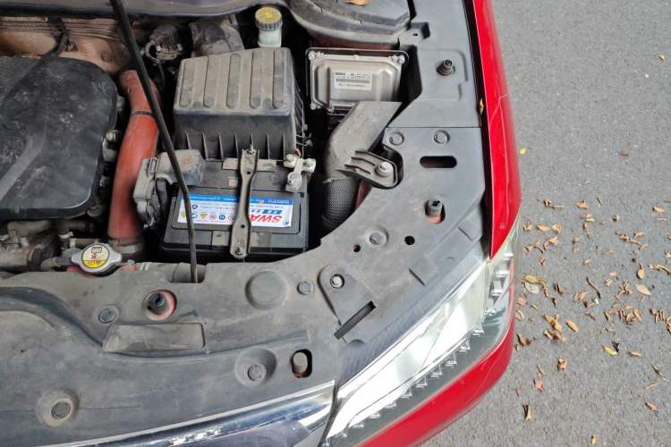 Used Haval H2 2014 1.5T Manual Two-Wheel Drive Elite Edition Engine Bay Left
