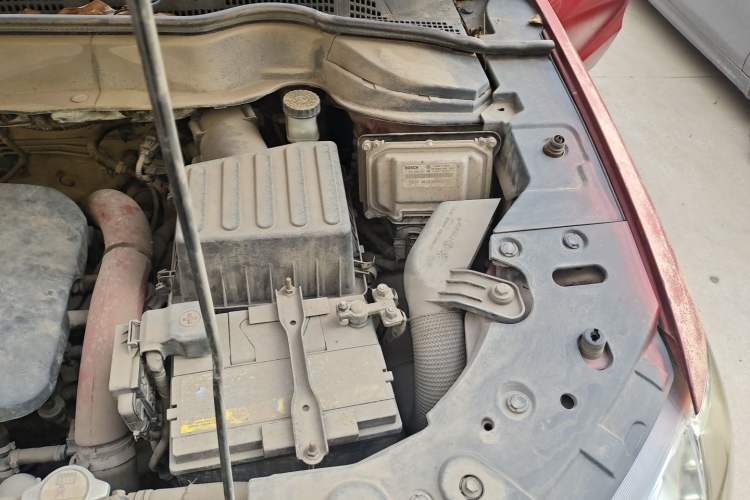 Used Haval H2 2014 1.5T Manual Two-Wheel Drive Elite Edition Engine Bay Left