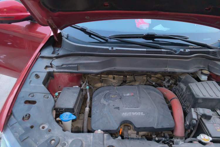 Used Haval H2 2014 1.5T Manual Two-Wheel Drive Prestige Edition Engine Bay Right