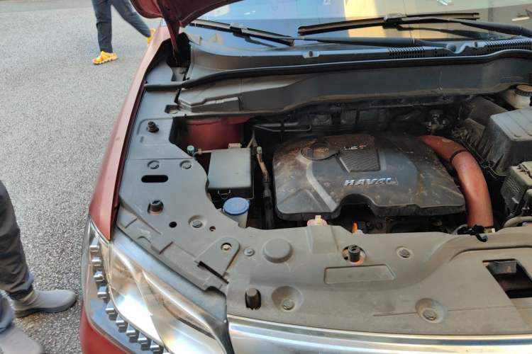 Used Haval H2 2014 1.5T Manual Two-Wheel Drive Elite Edition Engine Bay Right