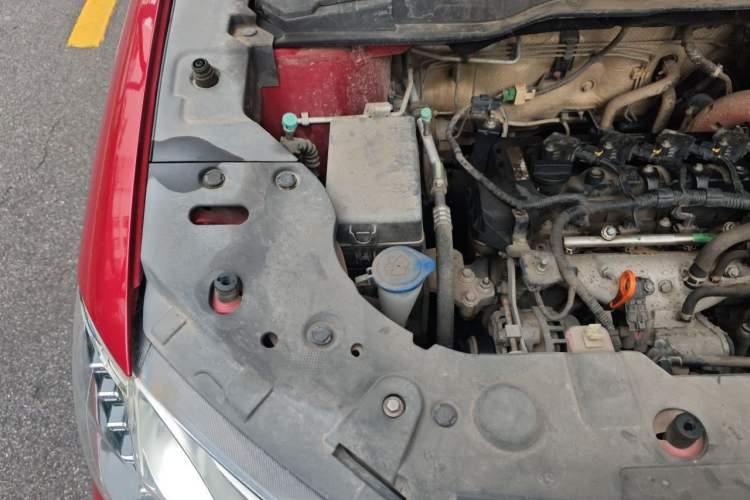Used Haval H2 2014 1.5T Manual Two-Wheel Drive Elite Edition Engine Bay Right
