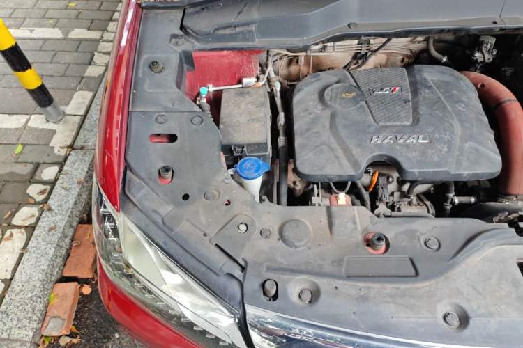 Used Haval H2 2014 1.5T Manual Two-Wheel Drive Elite Edition Engine Bay Right