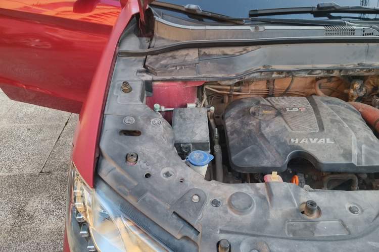 Used Haval H2 2014 1.5T Manual Two-Wheel Drive Elite Edition Engine Bay Right