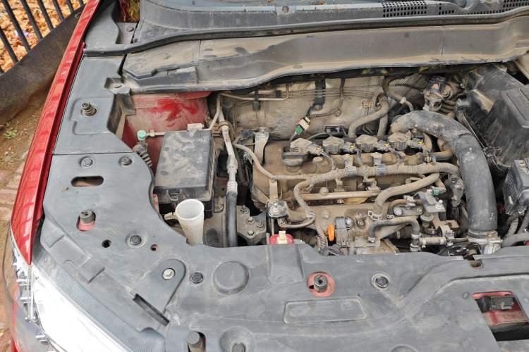 Used Haval H2 2014 1.5T Manual Two-Wheel Drive Elite Edition Engine Bay Right