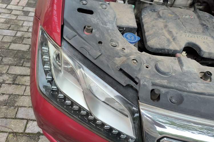 Used Haval H2 2014 1.5T Manual Two-Wheel Drive Elite Edition Engine Bay Right