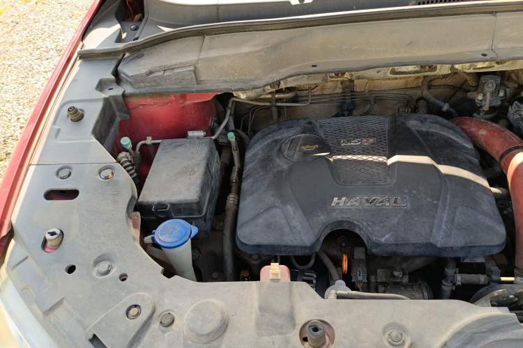 Used Haval H2 2014 1.5T Manual Two-Wheel Drive Prestige Edition Engine Bay Right