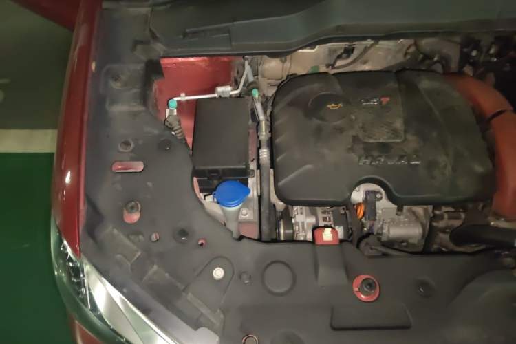 Used Haval H2 2014 1.5T Manual Two-Wheel Drive Elite Edition Engine Bay Right