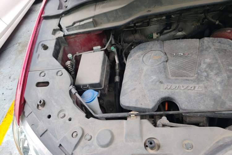 Used Haval H2 2014 1.5T Manual Two-Wheel Drive Elite Edition Engine Bay Right