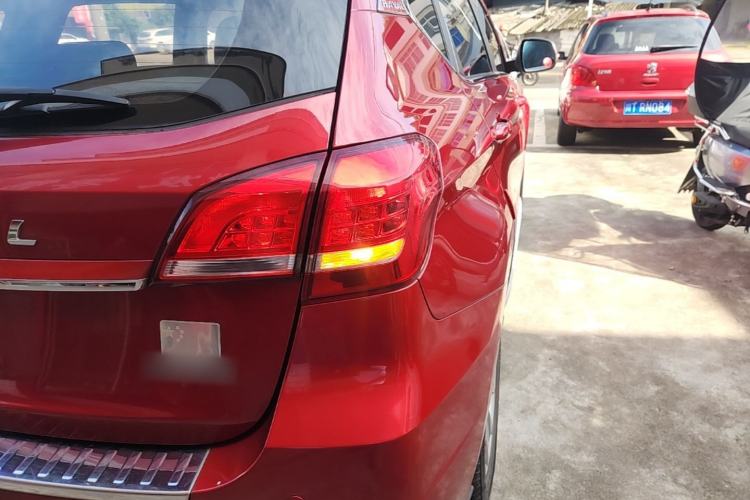 Used Haval H2 2014 1.5T Manual Two-Wheel Drive Elite Edition Exterior 3