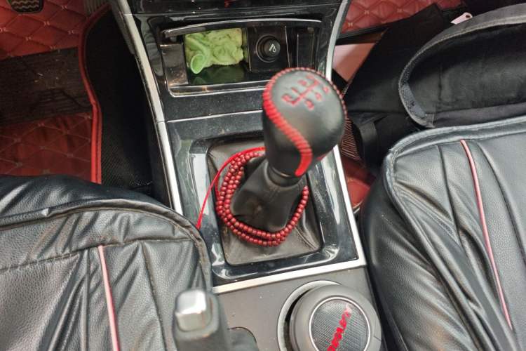 Used Haval H2 2014 1.5T Manual Two-Wheel Drive Elite Edition Gear Lever