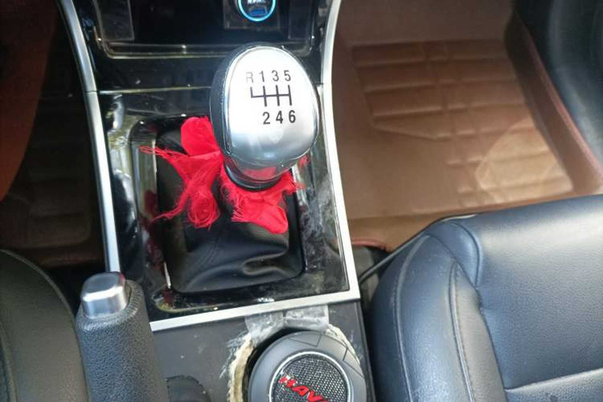 Used Haval H2 2014 1.5T Manual Two-Wheel Drive Elite Edition Gear Lever