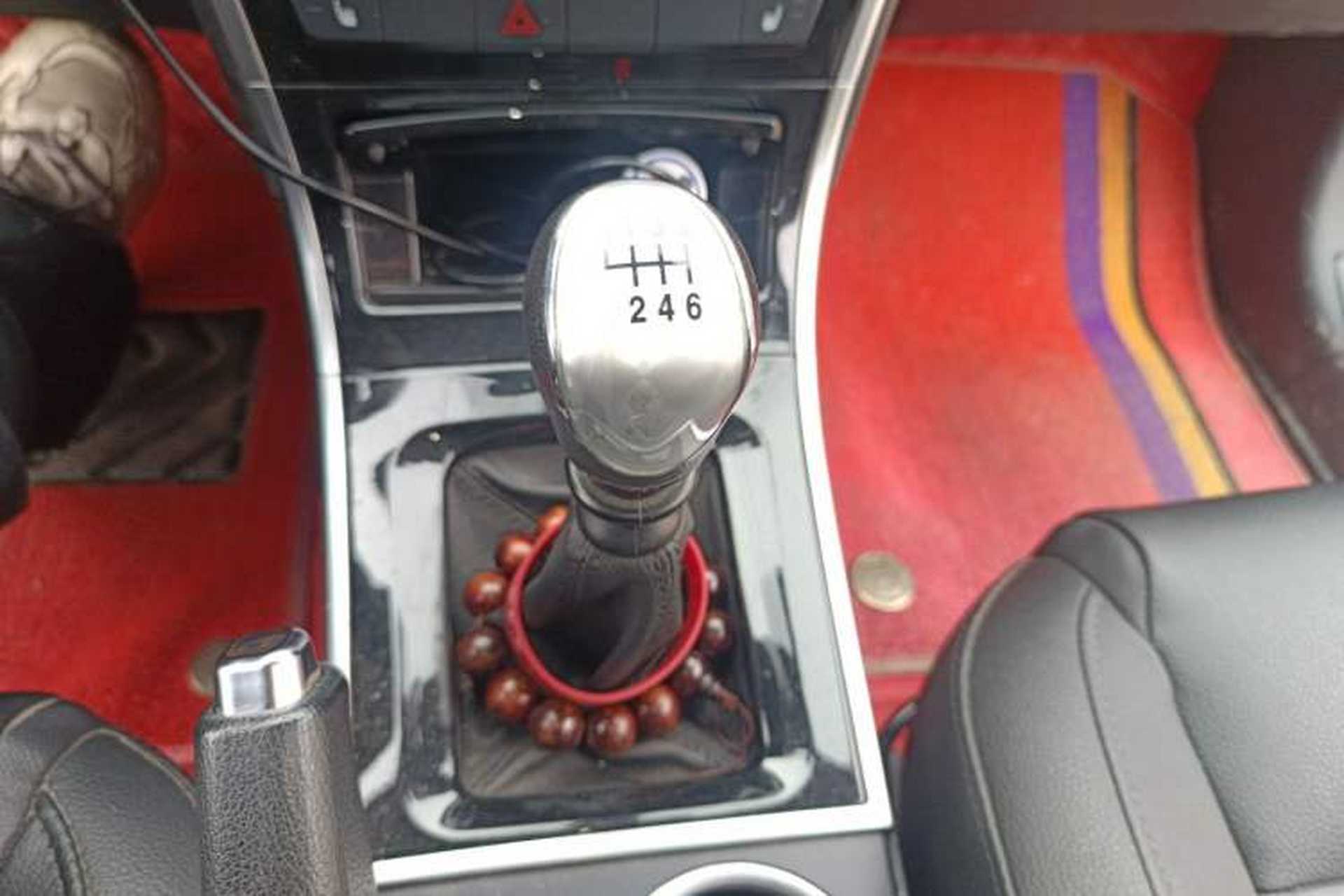 Used Haval H2 2014 1.5T Manual Two-Wheel Drive Elite Edition Gear Lever
