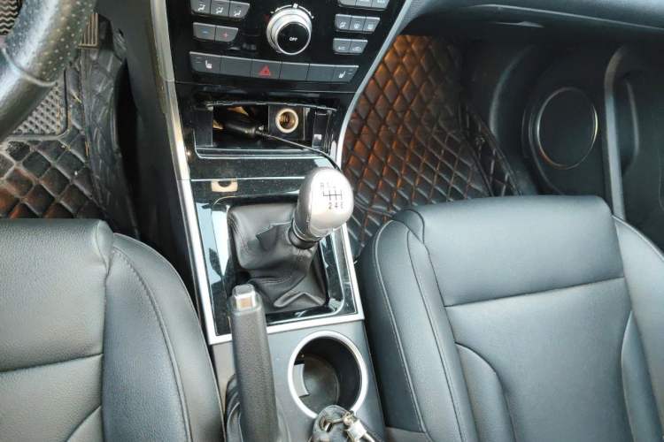 Used Haval H2 2014 1.5T Manual Two-Wheel Drive Elite Edition Gear Lever