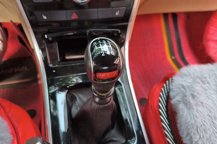 Used Haval H2 2014 1.5T Manual Two-Wheel Drive Elite Edition Gear Lever