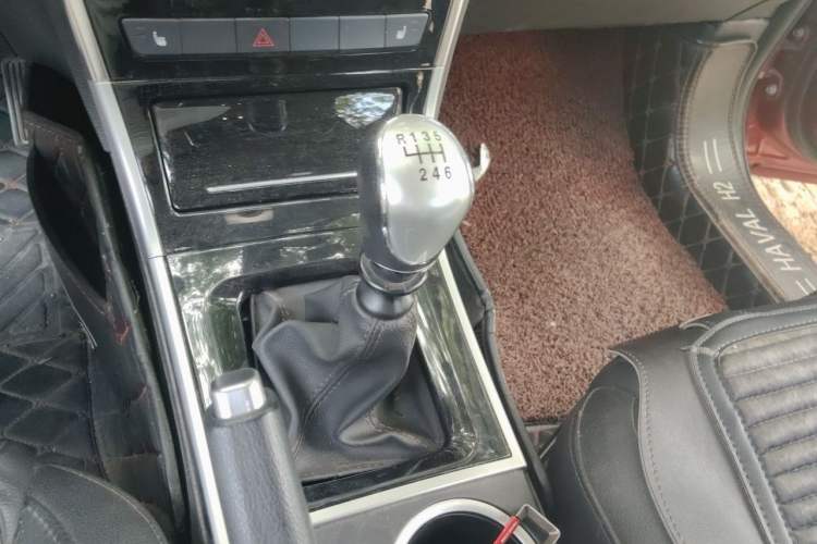 Used Haval H2 2014 1.5T Manual Two-Wheel Drive Prestige Edition Gear Lever