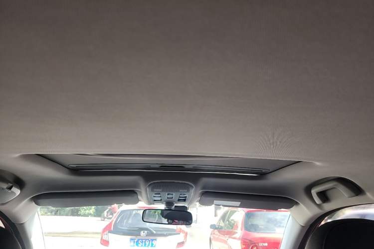 Used Haval H2 2014 1.5T Manual Two-Wheel Drive Elite Edition Headliner