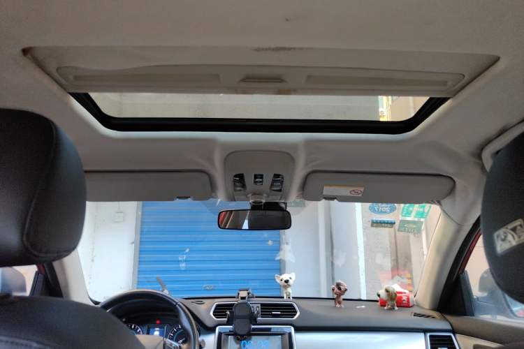 Used Haval H2 2014 1.5T Manual Two-Wheel Drive Elite Edition Headliner