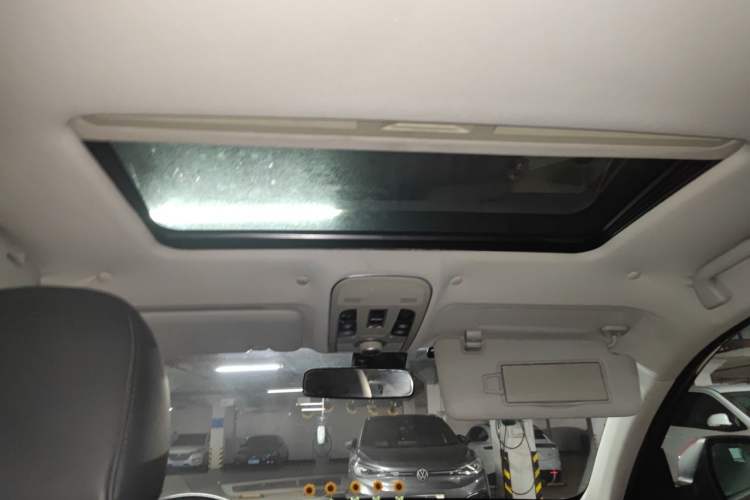 Used Haval H2 2014 1.5T Manual Two-Wheel Drive Elite Edition Headliner