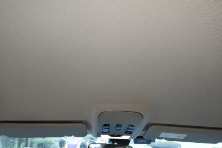 Used Haval H2 2014 1.5T Manual Two-Wheel Drive Elite Edition Headliner