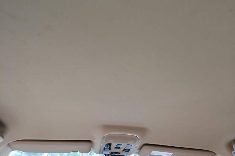 Used Haval H2 2014 1.5T Manual Two-Wheel Drive Elite Edition Headliner