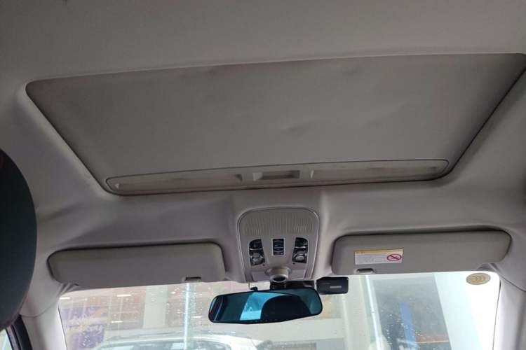 Used Haval H2 2014 1.5T Manual Two-Wheel Drive Elite Edition Headliner
