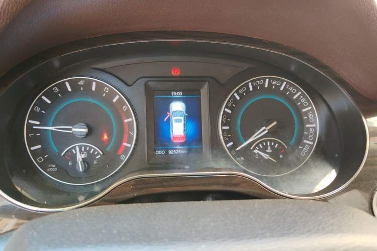 Used Haval H2 2014 1.5T Manual Two-Wheel Drive Elite Edition Instrument Cluster