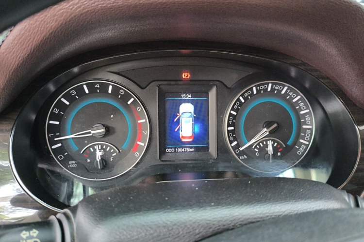 Used Haval H2 2014 1.5T Manual Two-Wheel Drive Elite Edition Instrument Cluster