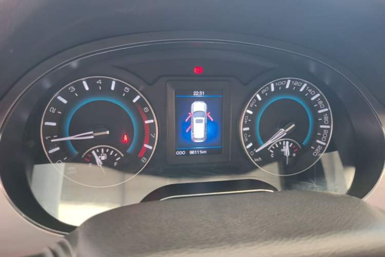 Used Haval H2 2014 1.5T Manual Two-Wheel Drive Elite Edition Instrument Cluster