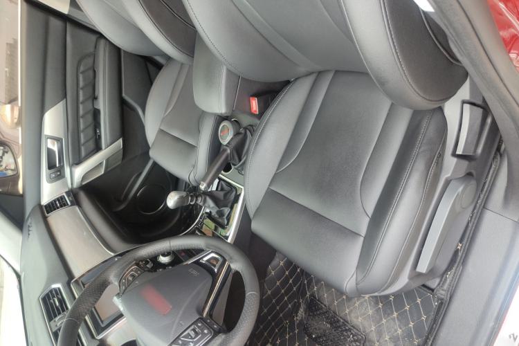 Used Haval H2 2014 1.5T Manual Two-Wheel Drive Elite Edition Interior 1