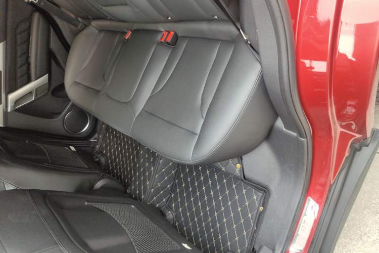 Used Haval H2 2014 1.5T Manual Two-Wheel Drive Elite Edition Interior 2