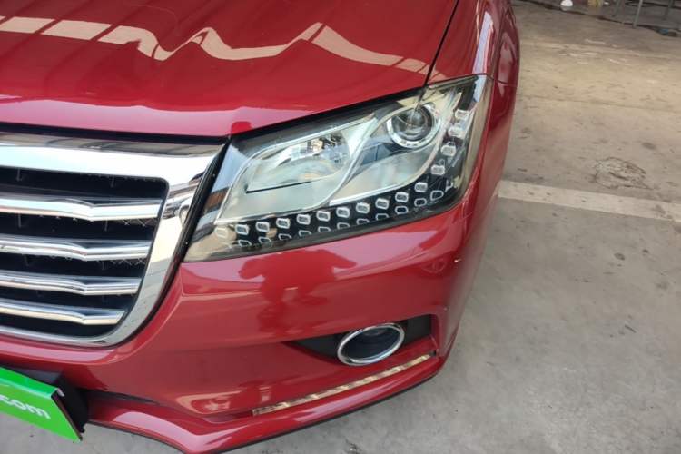 Used Haval H2 2014 1.5T Manual Two-Wheel Drive Elite Edition Left Front Headlight