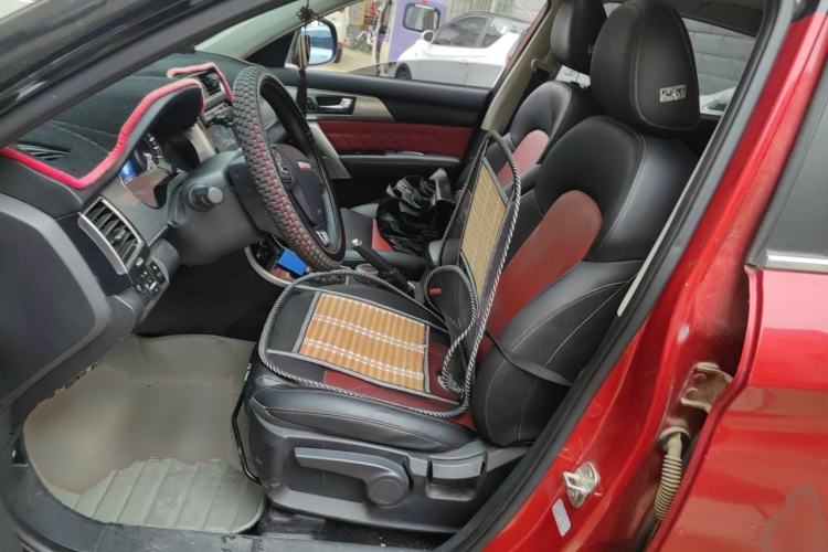 Used Haval H2 2014 1.5T Manual Two-Wheel Drive Elite Edition Left Front Seat