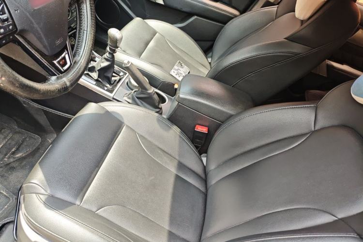 Used Haval H2 2014 1.5T Manual Two-Wheel Drive Elite Edition Left Front Seat