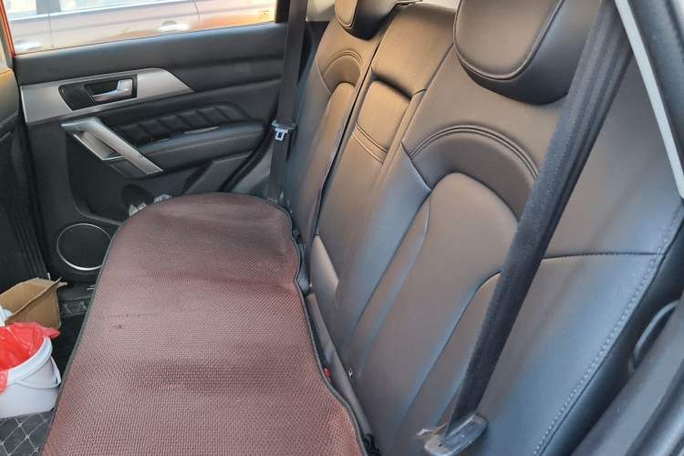 Used Haval H2 2014 1.5T Manual Two-Wheel Drive Elite Edition Left Rear Seat