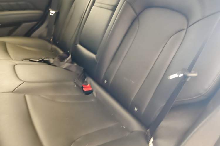 Used Haval H2 2014 1.5T Manual Two-Wheel Drive Elite Edition Left Rear Seat