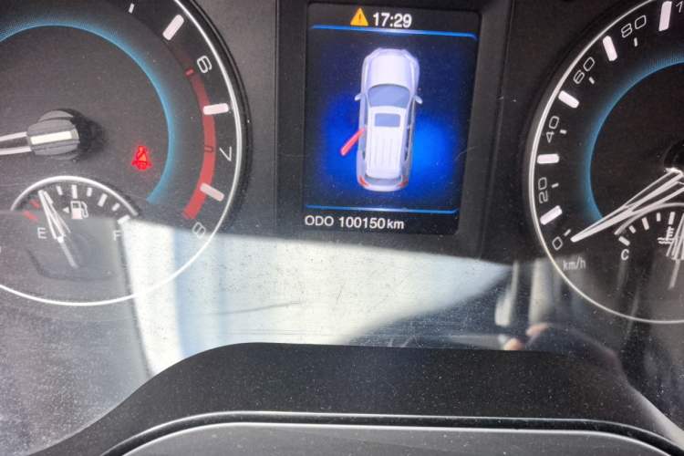 Used Haval H2 2014 1.5T Manual Two-Wheel Drive Elite Edition Odometer Close Up