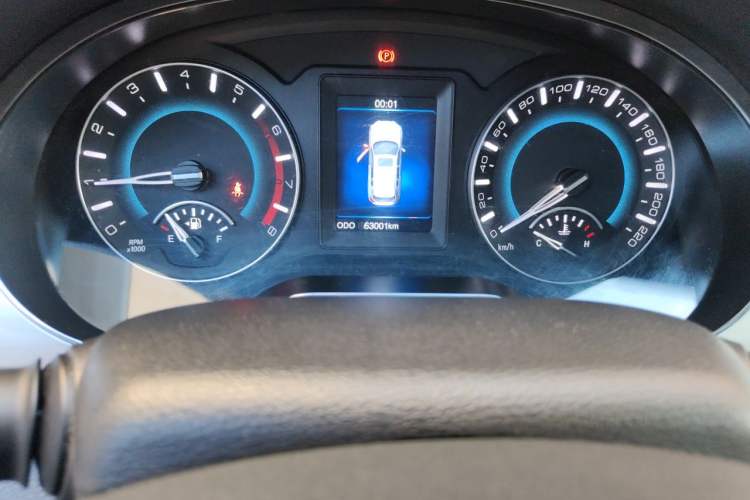 Used Haval H2 2014 1.5T Manual Two-Wheel Drive Elite Edition Odometer Close Up