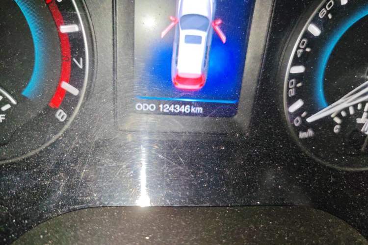 Used Haval H2 2014 1.5T Manual Two-Wheel Drive Elite Edition Odometer Close Up