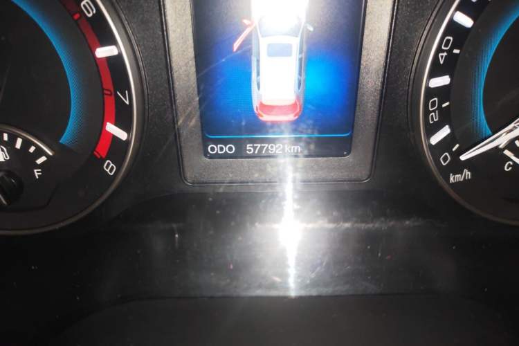 Used Haval H2 2014 1.5T Manual Two-Wheel Drive Elite Edition Odometer Close Up