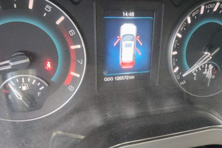 Used Haval H2 2014 1.5T Manual Two-Wheel Drive Prestige Edition Odometer Close Up