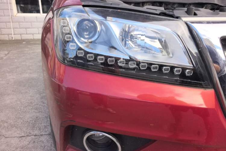Used Haval H2 2014 1.5T Manual Two-Wheel Drive Elite Edition Right Front Headlight
