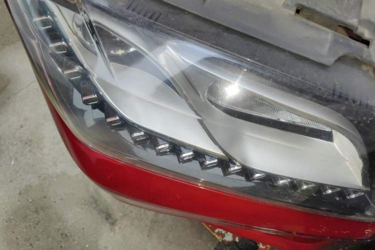 Used Haval H2 2014 1.5T Manual Two-Wheel Drive Elite Edition Right Front Headlight