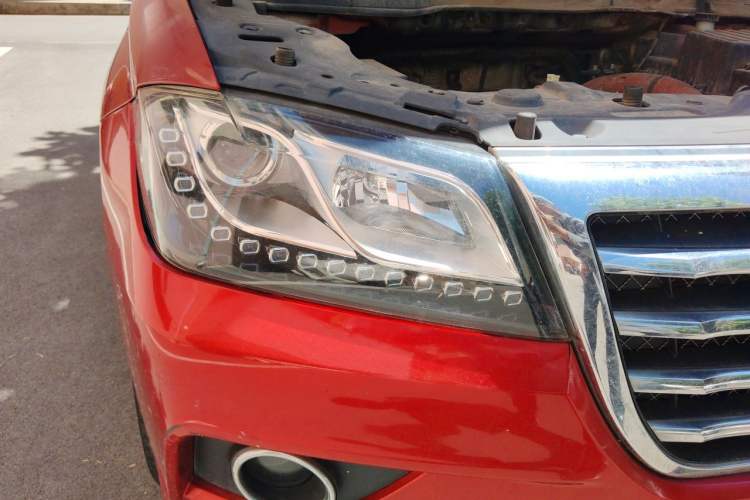 Used Haval H2 2014 1.5T Manual Two-Wheel Drive Elite Edition Right Front Headlight