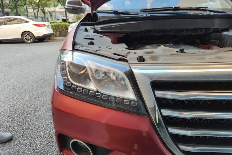 Used Haval H2 2014 1.5T Manual Two-Wheel Drive Elite Edition Right Front Headlight