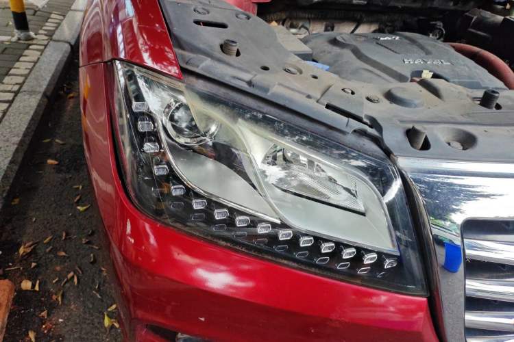 Used Haval H2 2014 1.5T Manual Two-Wheel Drive Elite Edition Right Front Headlight